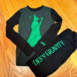 Gap Defying Gravity Pajama Set